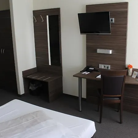 Hotel Am Neuenbuehl 2*