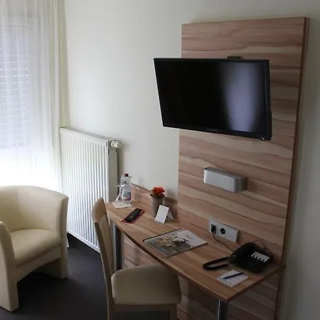 Am Neuenbuehl 2* ヴァイザッハ