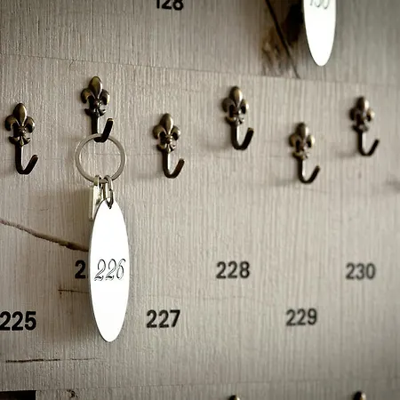 מלון Am Neuenbuehl 2*