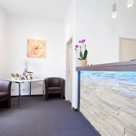 ホテル Am Neuenbuehl 2*